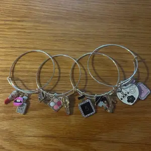 Pretty Girl Bangle Set Gold with Charms - Includes Unique Charms and Stylish Design