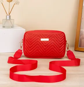 Stylish Women's Crossbody Bag, Diamond Quilted Design - Compact & Lightweight for Everyday Use, Small Crossbody Bag, Suitable for Shopping And Dating, Going Out for Parties