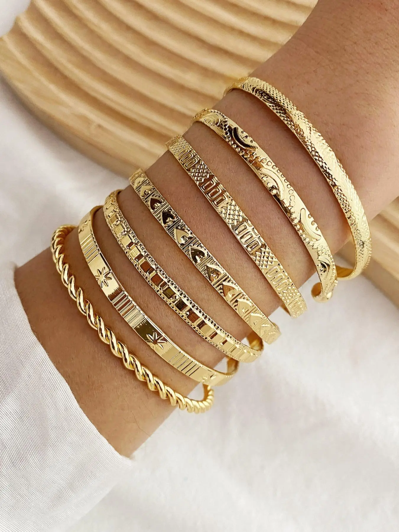 Geometric & Heart Design Cuff Gypsy Bangles, 7pc Texture Metal Twist Bracelets, Elegant Jewelry for Daily Wear, Stylish Stackable Bracelets, Bracelet Sets