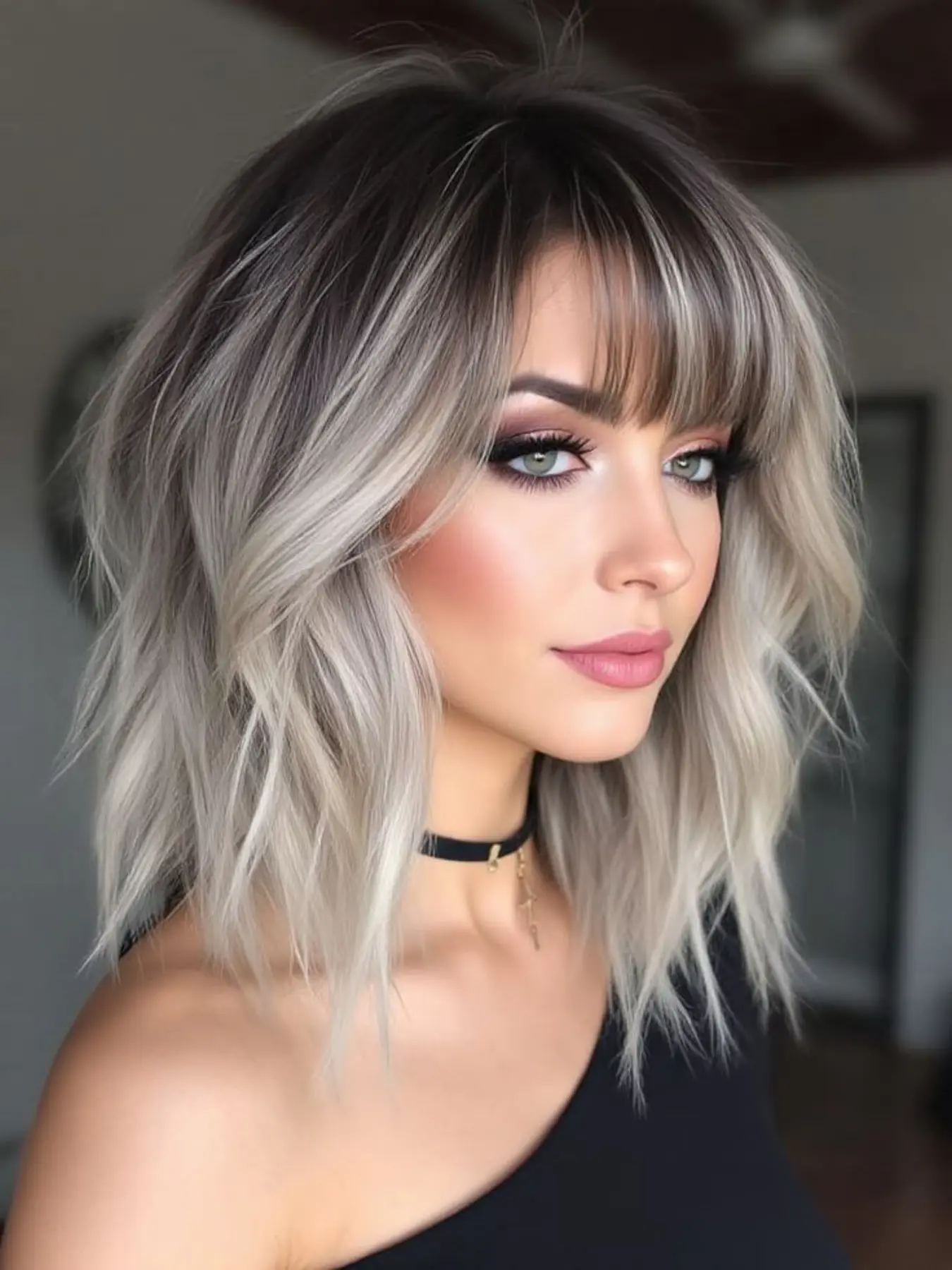 Fashionable New Short Curly Shoulder Length Wigs with Bangs and Dark Roots, Synthetic Women's Wigs for Ordinary Work, Life, Dance Parties and all occasions Curly Bob Wigs
