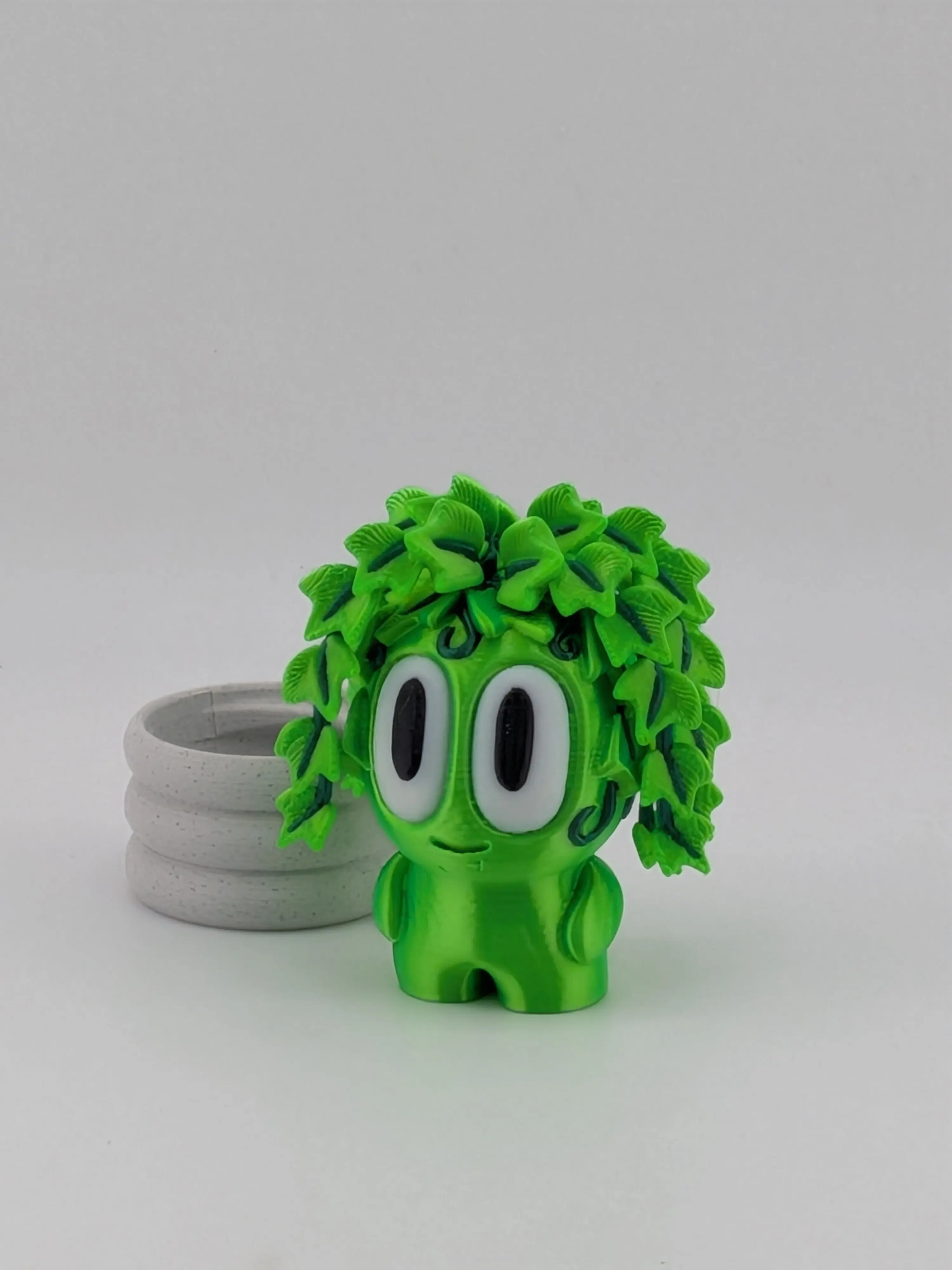 2.25 Inch Bloblab Ivy Plant Chibi Desk Pet with Modern Marble Pot Figurine