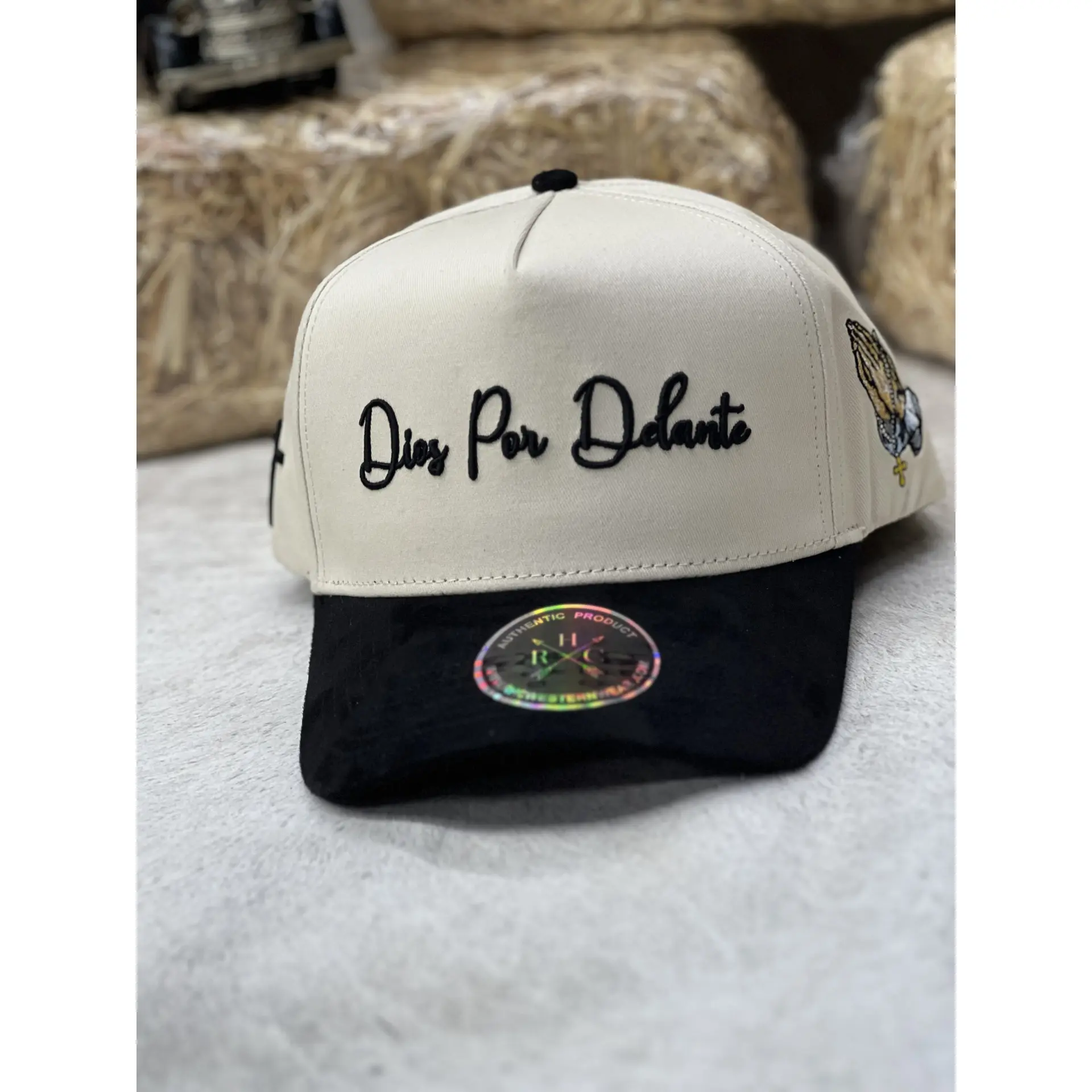 Dios Por Delante HAT