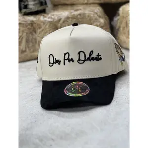 Dios Por Delante HAT