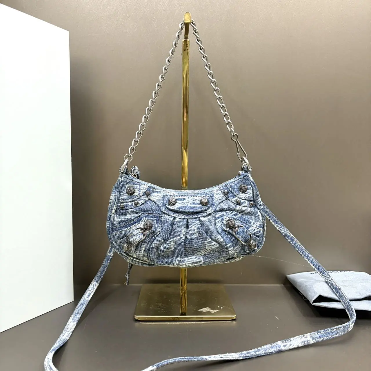 Pre-owned Balenciaga Leather Shoulder Bags 7.8'' R2589 Shoulder Bag C5437295801 0403 T1 Chloe
