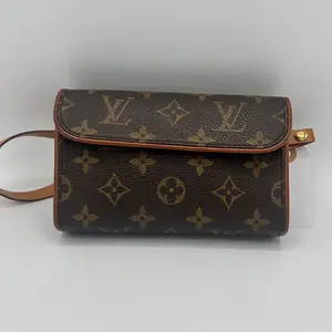 Pre-owned LOUIS VUITTON Coated Canvas belt bags LV Monogram Belt Bag Vintage