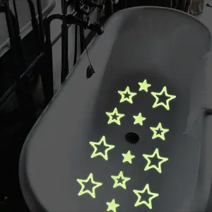 Star Shaped Bathroom Non-slip Sticker, 30 Sheets/pack Waterproof Anti-slip Luminous Fluorescence Shower Tread Sticker,safety Bathtub Strips Adhesive Decals Bathroom Decorations for Home Hotel Salon Bathroom Dormitory