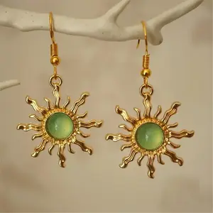 A Pair of Cool Golden Green Sun-Shaped Earrings, Suitable for Daily Wear, Holiday Gift