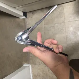 Handheld Stainless Steel Manual Juicer Squeezer, Heavy-Duty Lemon & Citrus Press, Easy to Clean Fruit Juicer for Kitchen Use,Kitchen Gift for Valentine’s Day