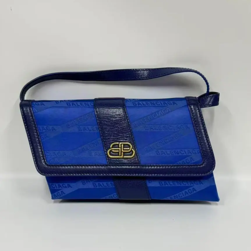 Pre-owned Balenciaga Blue sculptural underarm bag (SZ 22589)
