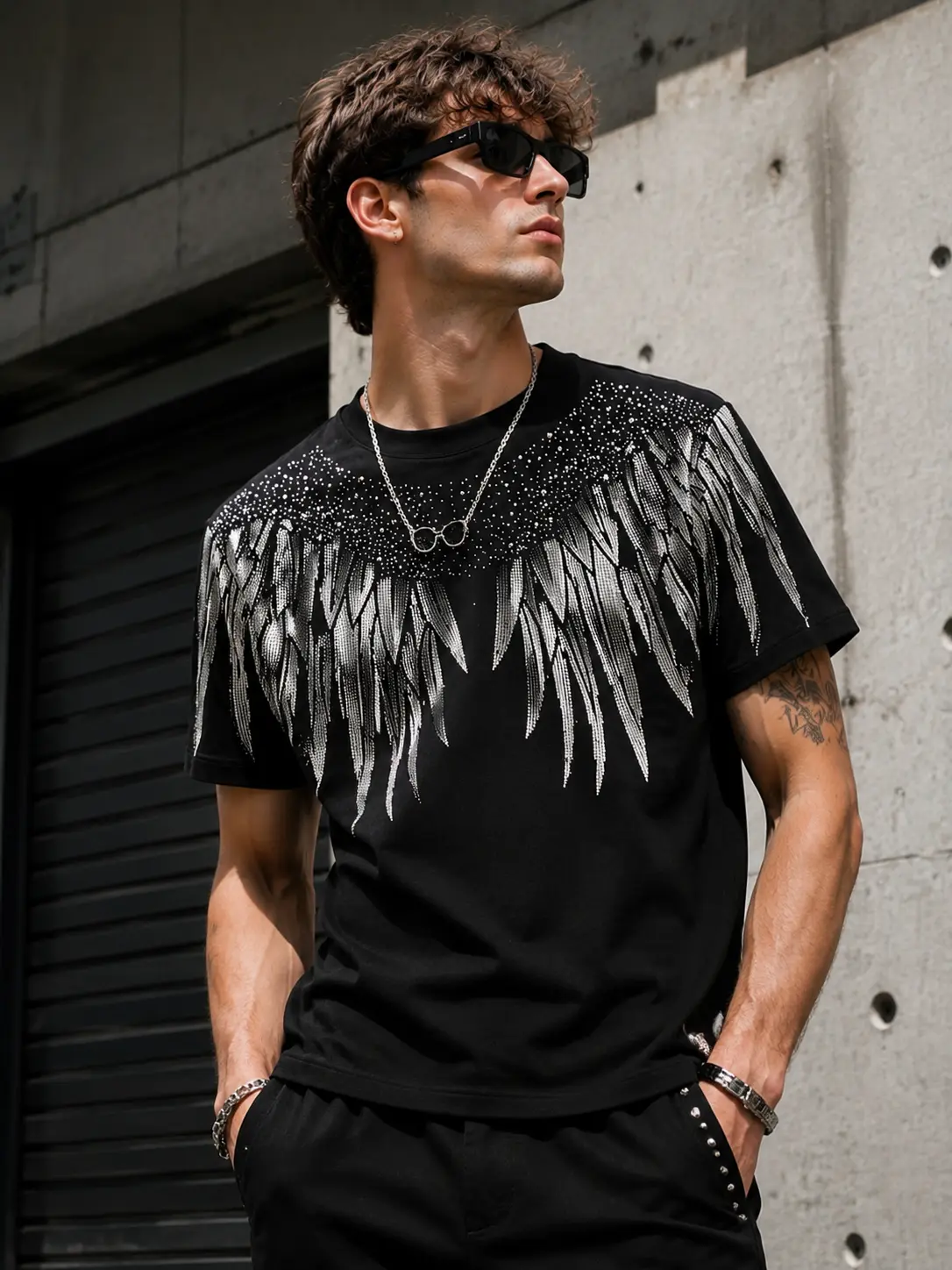 Men's Crew Neck T-Shirt with Rhinestone Embellished Gradient Wing Design, Casual American Streetwear Short-Sleeve Top, Fashion Apparel, Rhinestones