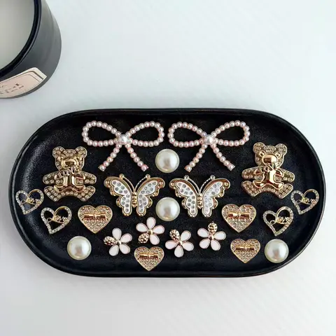 22pcs Faux Pearl Bow Bear Butterfly Star Shoe Decoration Charms Set, Decorative Shoe Accessories, DIY Footwear Accessories for Sandals Slippers Beach Shoes Garden Shoes Decor Women