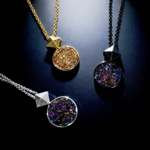 Round Crystal Necklace – Symbol of Love & Positive Energy