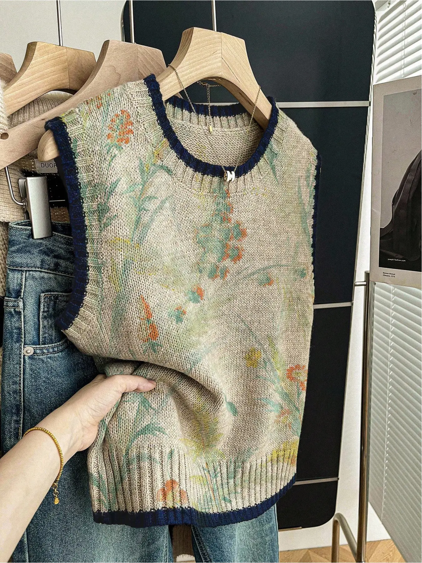 1 piece+Women's spring summer back-to-school casual loose crew neck sleeveless knit top, contrast dark blue trim, patchwork color-block green plant print, daily wear for women, can be worn alone or layered with a vest, Womenswear