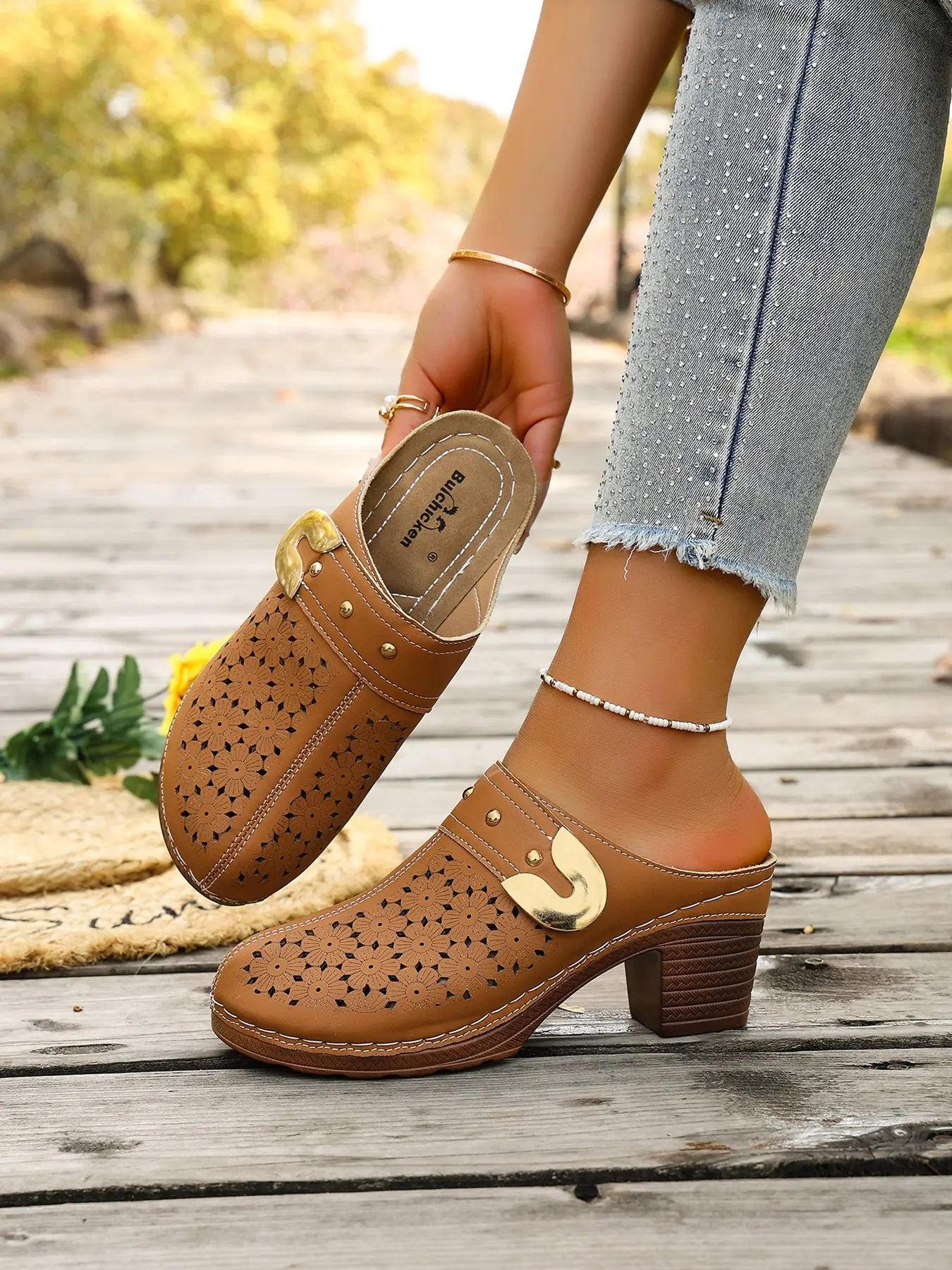 2026 New Summer Collection Women's Hollow Block Heel Mules, Retro Metal Buckle Decorated Breathable Hole Sandals, Backless Slip-on High Heels, Lightweight and Suitable for Commuting, Working, Shopping and Walking, Slimming, Versatile, Comfortable and Not