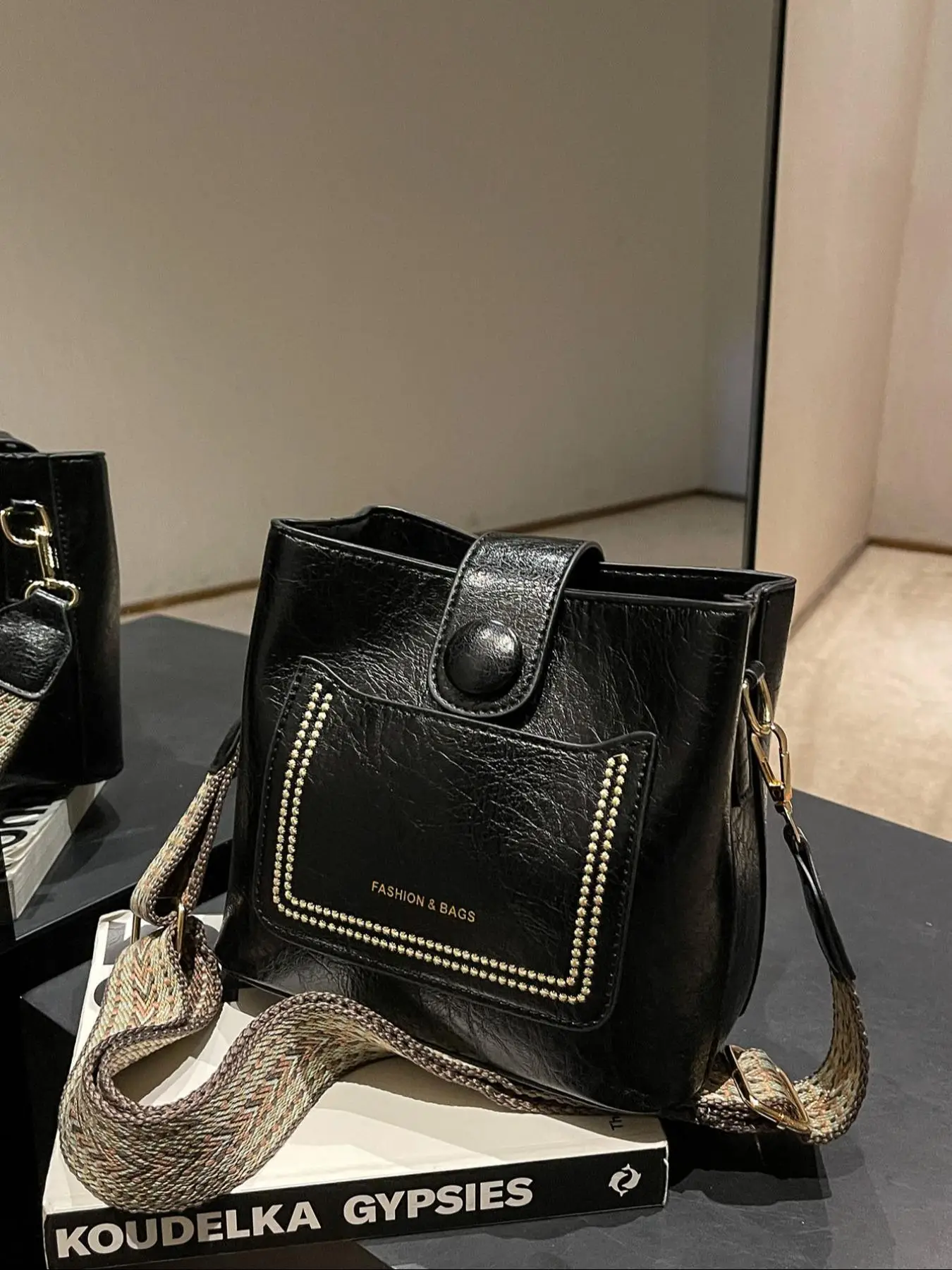 Women's Elegant Fashionable Crossbody Bag, Vintage Pu Leather Crossbody Bag with Letter Label, Casual Trendy Versatile High-quality Daily Commuting Ba