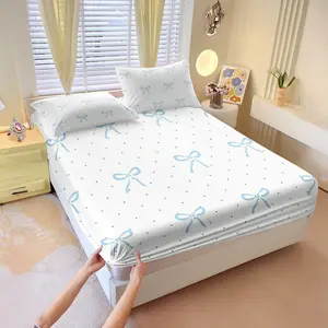 2- or 3-piece cartoon-print light blue polka-dot bow bed sheet set, featuring digital printing and a zipper closure. A simple, all-season bedding set; does not include a pillowcase.