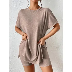 Women's Solid Split Hem Shorts Set, Casual Basic Batwing Sleeve T-shirt & Skinny Shorts, Ladies Summer Clothes for Daily Wear, Womenswear