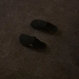 Men's Open Toe Half Slippers Soft Rubber Outdoor Shoes, Casual PU Leather Mules for All Seasons, Unisex Slip-On Flats