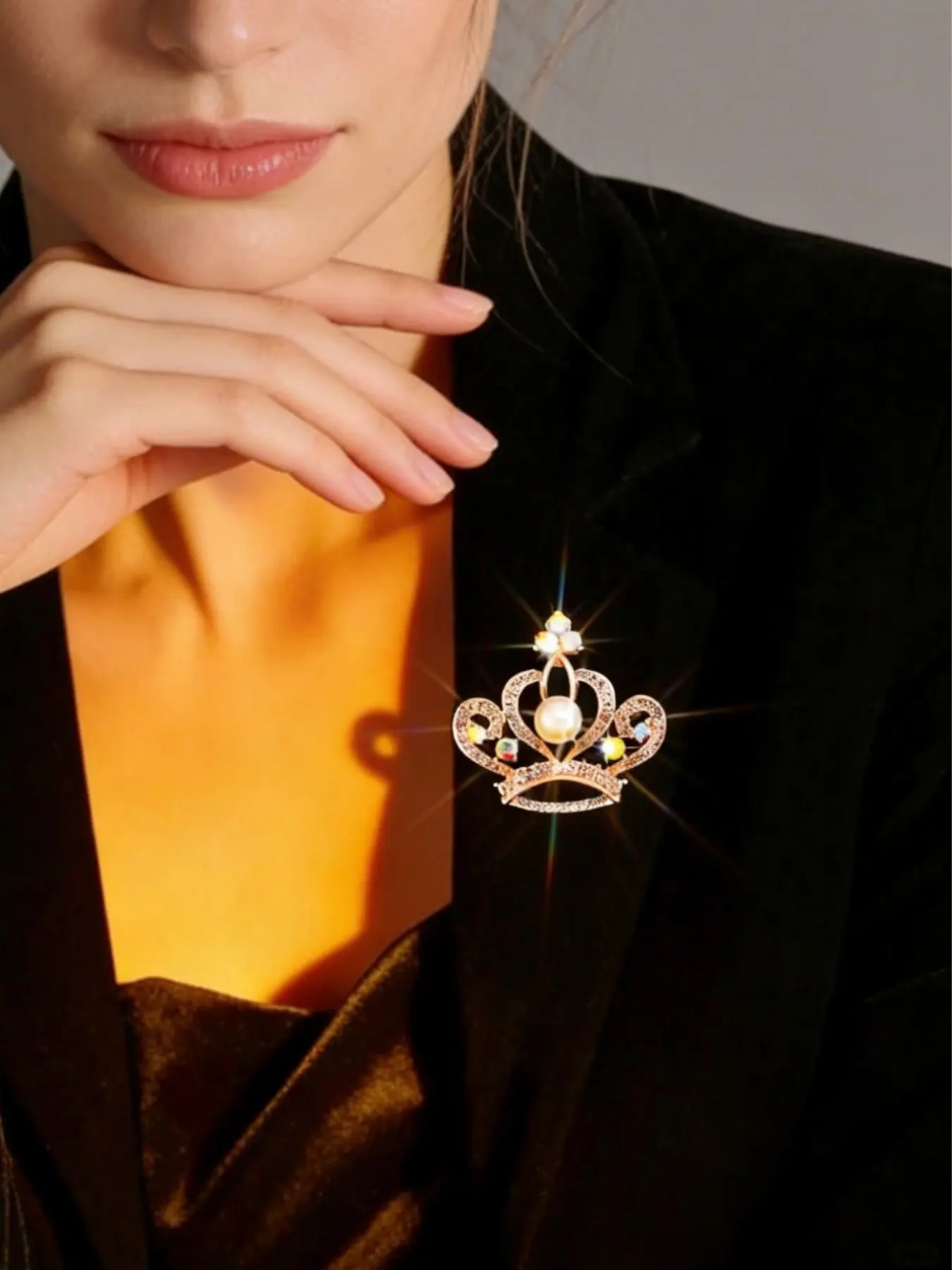 1 piece sparkling fashion rhinestone and imitation pearl brooch, lightweight luxury versatile elegant glamour lady brooch pin, suitable for daily wear, parties, and business occasions Exquisite Brooch