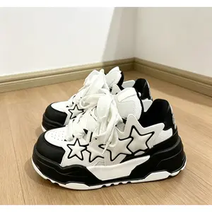 Unisex Black White Star Chunky Platform Sneakers ， Star Print Thick Sole Shoes for Men Women Streetwear，Aesthetic Black White Star Platform Shoes Harajuku Style