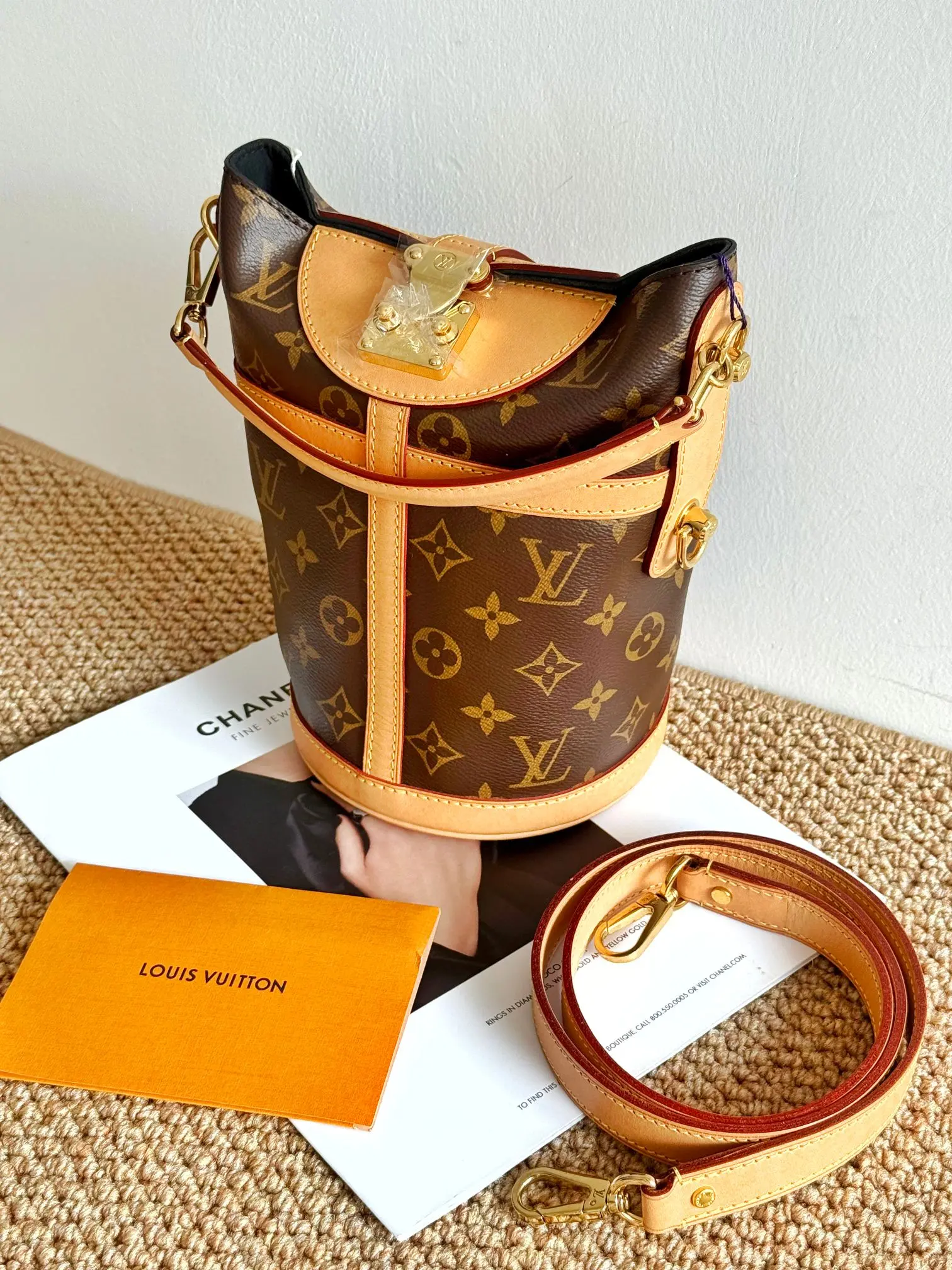 Pre-owned Louis Vuitton LV “French Fries” handbag — can be carried by hand, worn on one shoulder, or crossbody