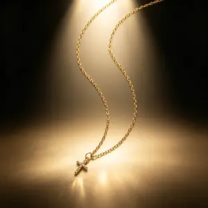 Cross necklace for women and girls: an exquisite gold-plated cross necklace featuring a cubic zirconia pendant of the Virgin Mary. Ideal for women’s baptisms and as a symbol of religious faith, it also makes a perfect gift for First Communion. Jesus