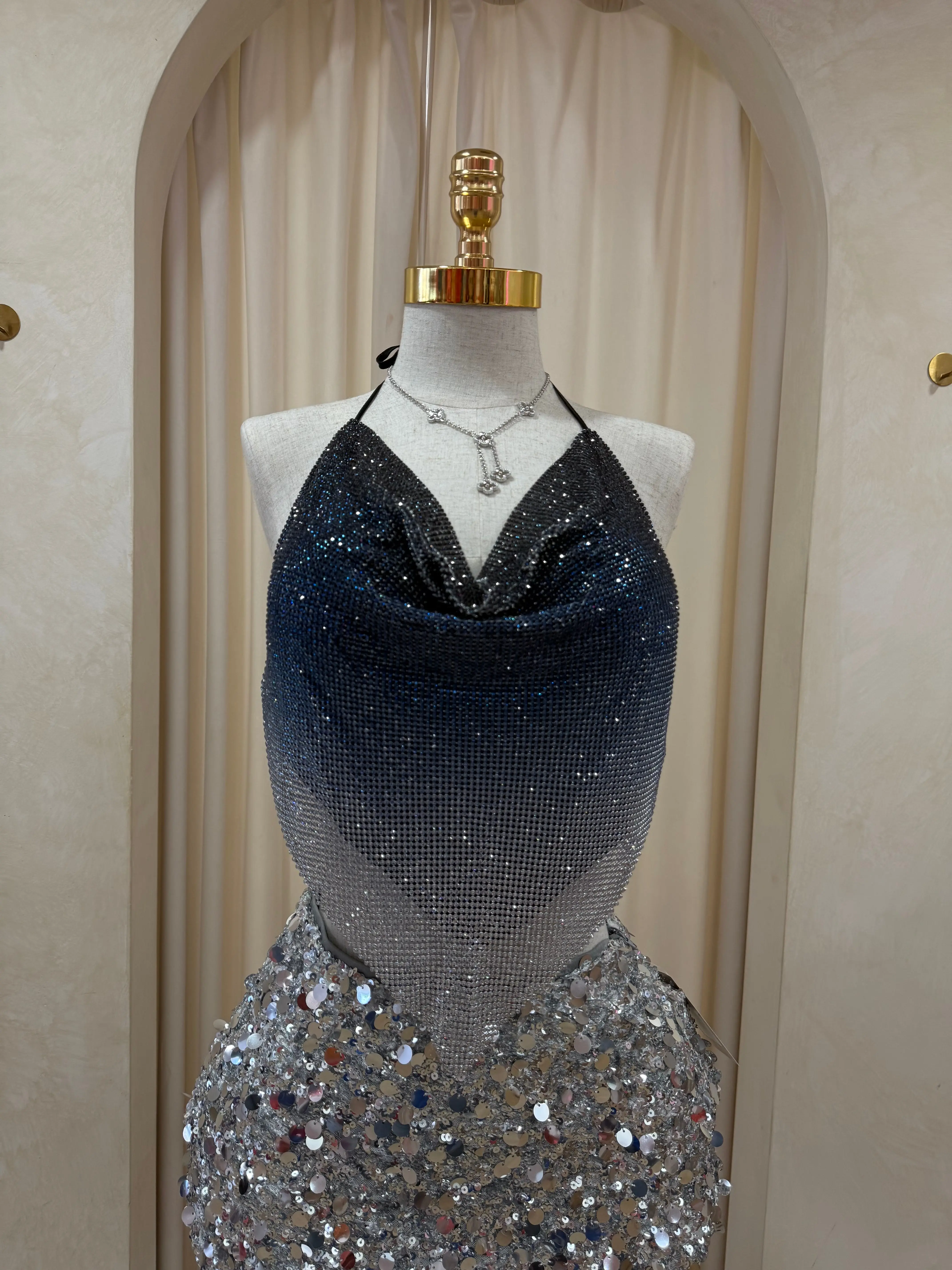 Bebiendo Lágrimas Rhinestone Top