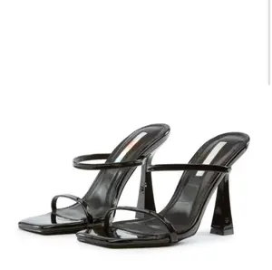 AMBER STRAP HEELS (BLACK) Sandal Shoe Summer Footwear Walking Shoes