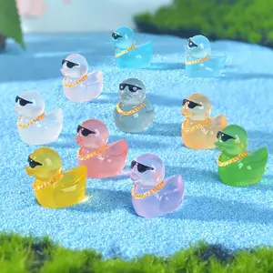 50pcs/Set, Colorful Glow-In-The-Dark Duck Figurines, Mini Glasses Duck, Golden Chain Duck Decorations, Suitable for Decorating Micro Landscapes, Outdoor Courtyards, Aquariums, Home Desktops, Car Interiors, Blind Box Additions, Party Gift Set