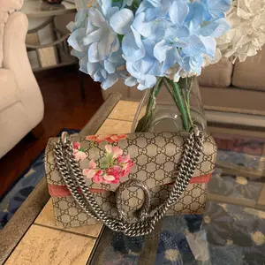 Pre-owned GUCCI GG Coated Coated Canvas and Suede Shoulder Bags Supreme Monogram Blooms Dionysus Shoulder Bag Beige Multicolor Dry Rose