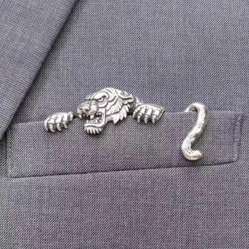 Retro Traditional Animal-Shaped Brooch for Men's Accessories, Heavy-Duty Crocodile Pattern Collar Button Decoration, Punk Fashion Tiger Design