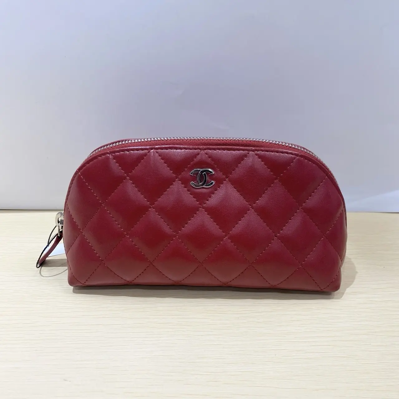 Pre-owned CHANEL Mini Shell Cosmetic Case Red, Silver Hardware, Very Good Condition (2501705)