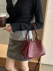 New Trendy Fashion Versatile Woven Convertible Shoulder Bag Crossbody Bag for Women, High-End Unique Design Handbag Parachute Bag