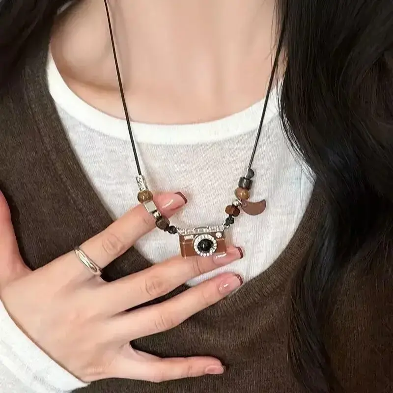 Vintage Brown Camera Pendant Necklace 2025 New Kpop Hip-Hop Simple Personality Women Men Punk Y2K Charms Jewelry Accessories
