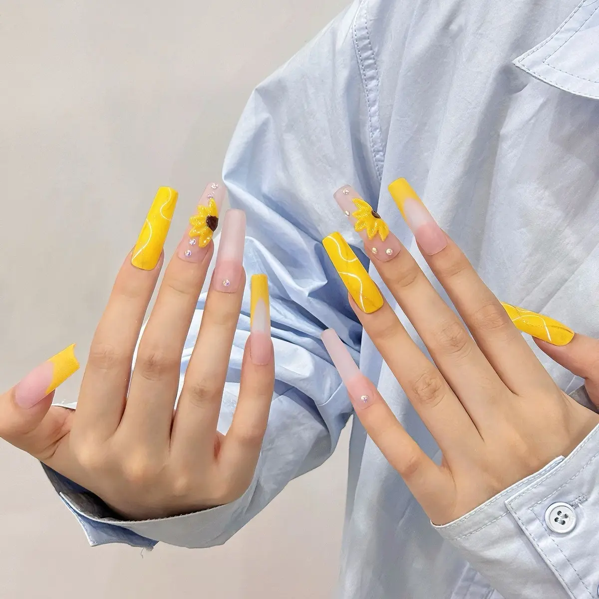 Sunflower Handmade Press-On Nails Kit  - 10pc- Perfect for Manicure- Nail Art- F06