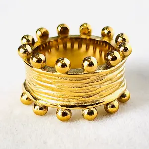 The Throne Ring