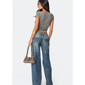 EDIKTED Vyxen Vintage Washed Low Rise Baggy Jeans