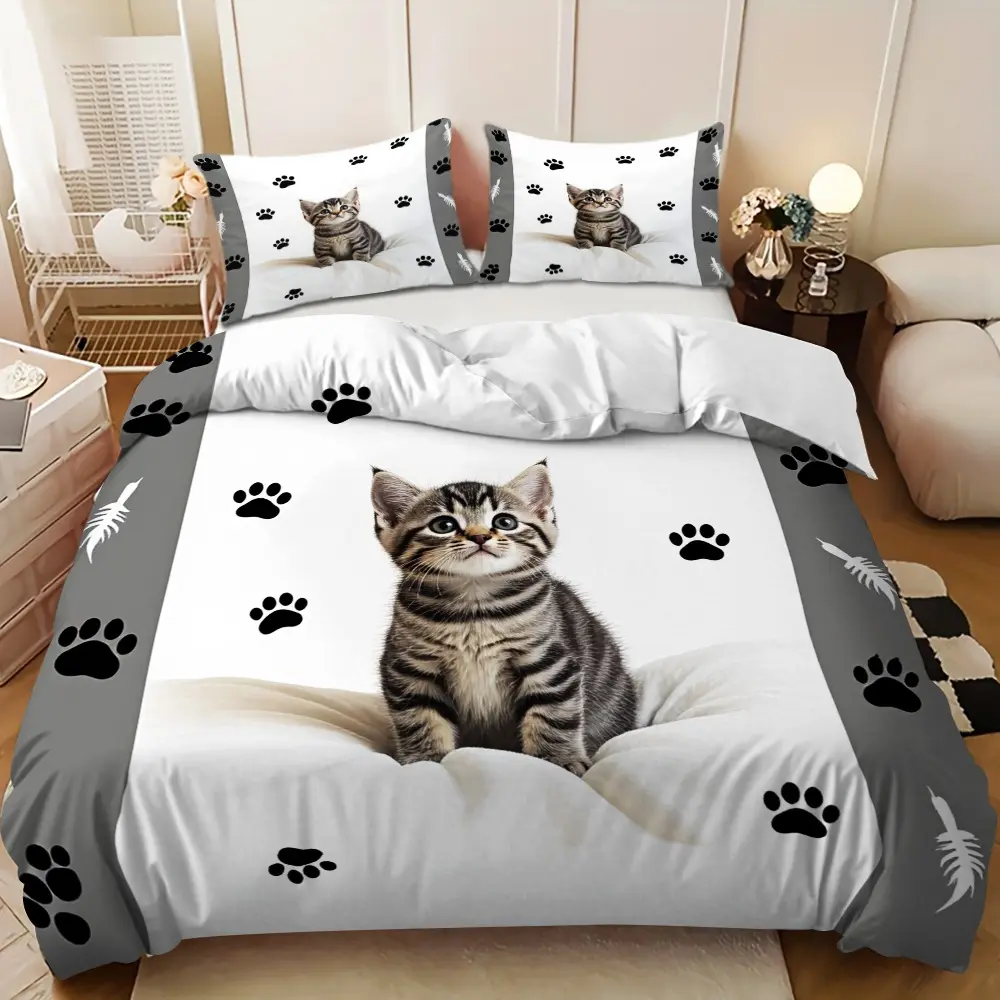 Bedding Set - 3PCS Gray and White Kitten with Black Paw Print Feather Design Down Comforter Set (1 comforter cover + 2 pillowcases, filling not included) A gift for family and friends, soft and comfortable, suitable for family bedrooms and guest rooms.