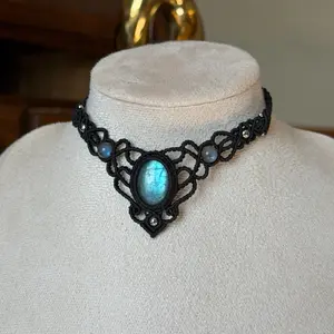Handmade Macrame necklace with Labradorite