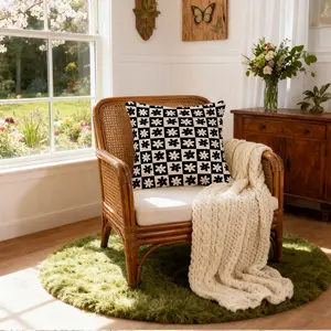 Checkerboard Floral Print Throw Pillow with Insert, 1 Pack, 18×18 Inch Flower Pattern Decorative Cushion, Soft Accent Pillow, Ideal for Couch, Lounge Chair, Bedroom & Living Room, Perfect Home Decor & Holiday Gift