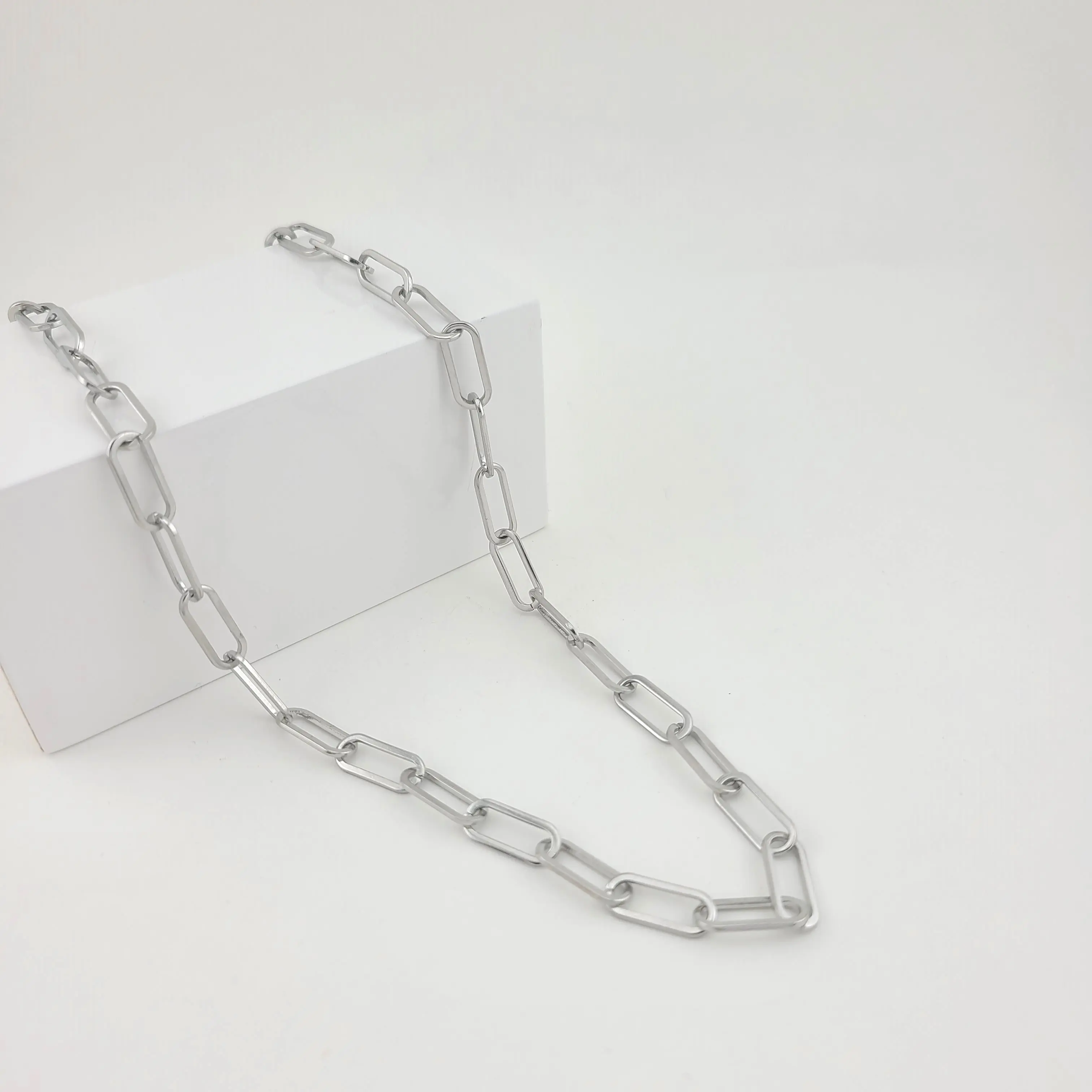 FWJ 7MM Stainless Steel Paperclip Link Chain Necklace - Multi-Size Rectangle Links, Without Pendant, Chain Detailing Costume Jewelry for Women