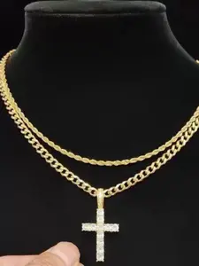 Full-Diamond Cross Necklace Set: Cuban Chain + Twisted Cord Chain, Gold/Silver Double-Layer Chain, Twice as Shiny. Full-Diamond Cross Pendant Accompanied by Cuban Chain and Twisted Cord Chain; Available in Gold/Silver Dual Colors.