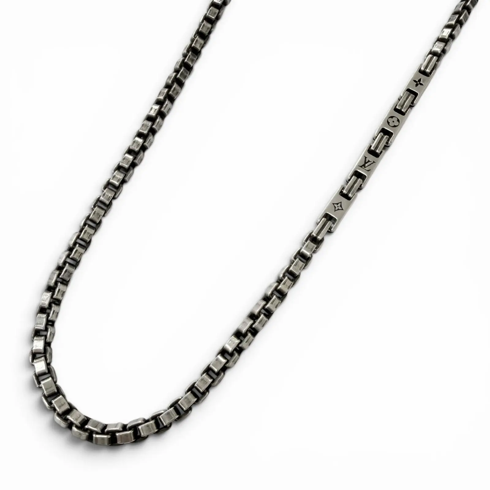 Pre-owned Louis Vuitton Sterling Silver 925 (Ag925) Small Leather Goods LV Tailor AG925 Necklace