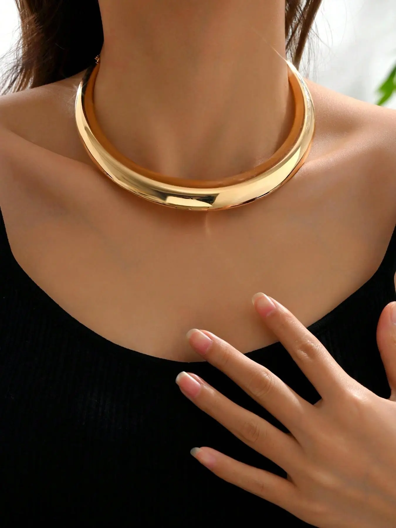 Elegant Metallic Choker Collar Necklaces for Women 2024 New Fashion Trendy Fashionable Accessory Jewelry Party & Holiday Modern Versatile Accessories, Shiny Surface Stainless Steel Necklace without Box