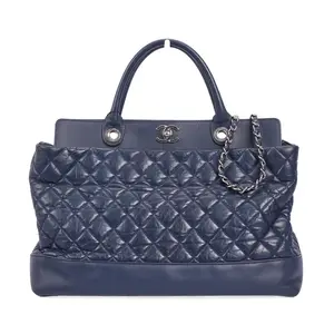 Pre-owned CHANEL Calfskin Shoulder Bags Navy Quilted 85968703 HZ