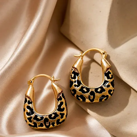 Women's Leopard Print U-Shaped Earrings, Leopard Print Jewelry, Animal Print Earrings, Casual Style, All-Season Wear, Unique Design, Lightweight Luxury Feel, Perfect Gift Idea, Statement Earrings, Fashion Earrings, Fashionable Earrings