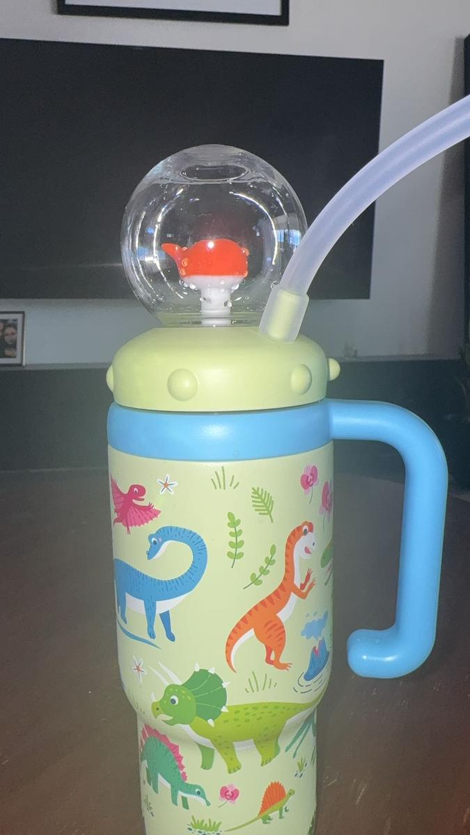 Item: Green dinosaur + direct-drink straw tip