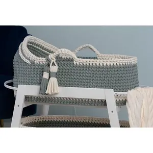 *SHIP READY* Hooded Baby Moses Basket in Our Classic Stitch Style