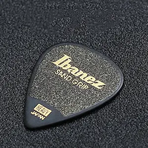 Basse pick for electric guitar