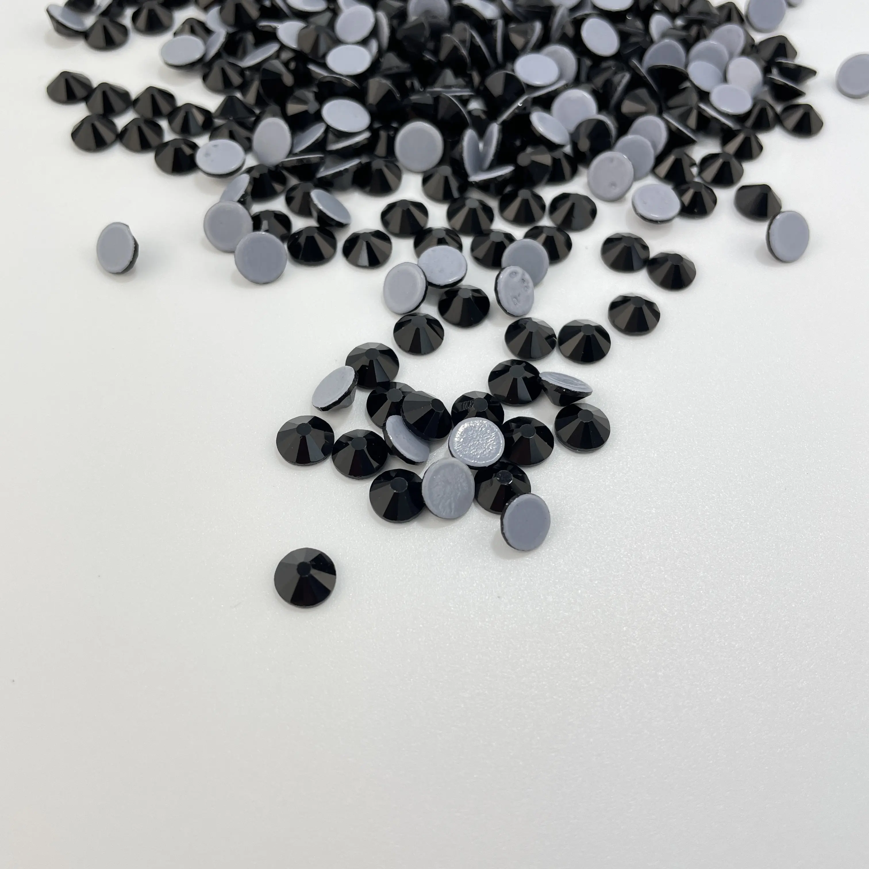 ASFA102 Jet Round Glass Hot Fix Rhinestones 1440Pcs SS8 Size for Fashion Garment Embellishments
